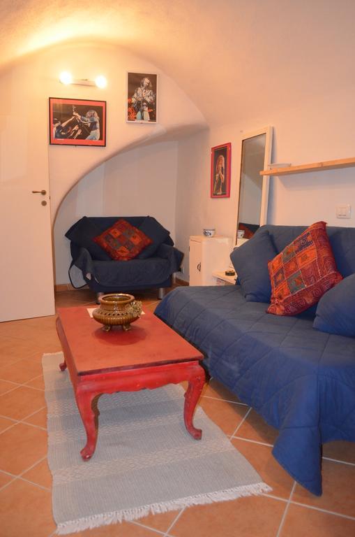 Casa Med Holiday Home Isolabona Esterno foto